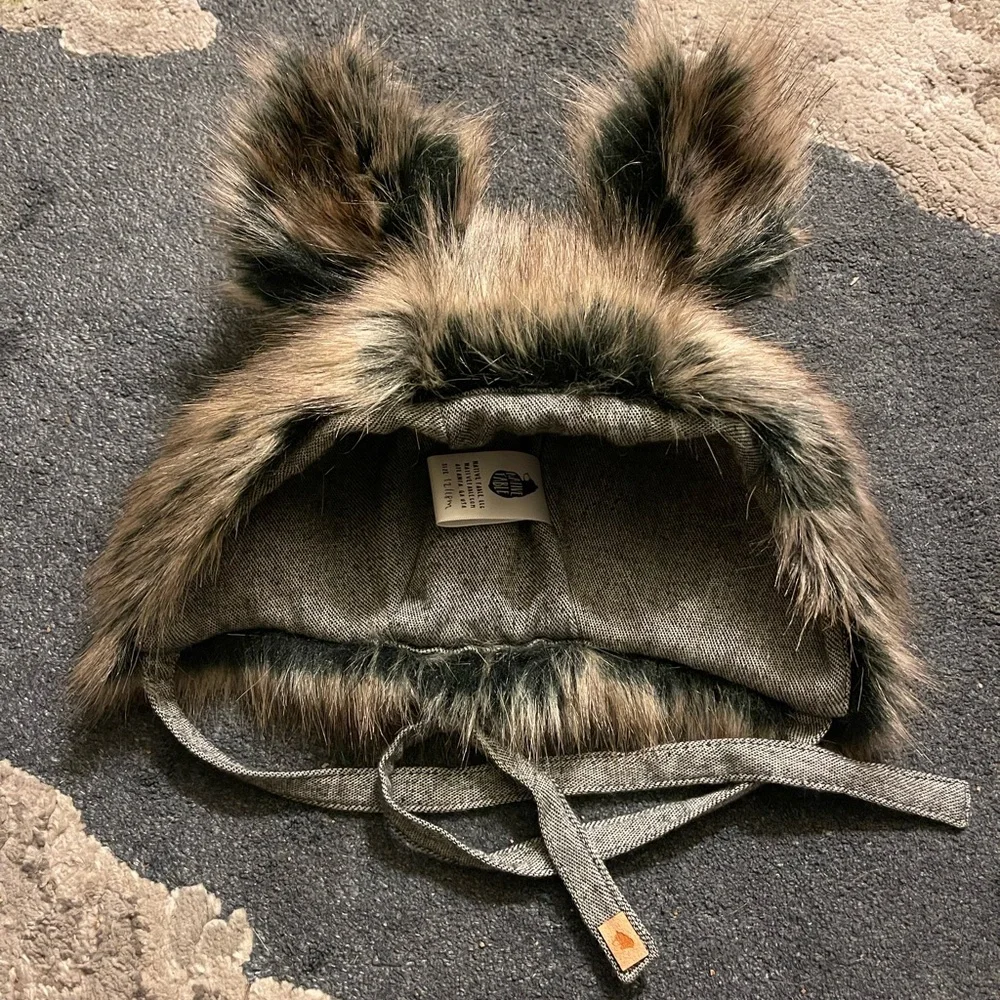 Native Fable Dire Wolf Bonnet